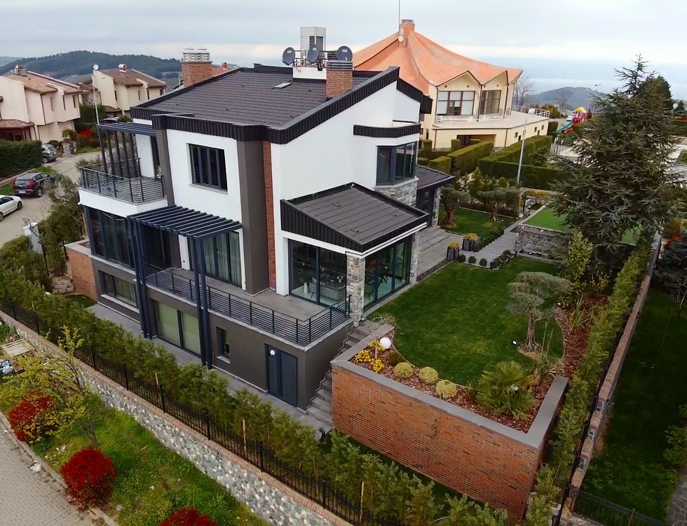 A.Ş Evi cephe, çatı ve taş kaplama uygulaması